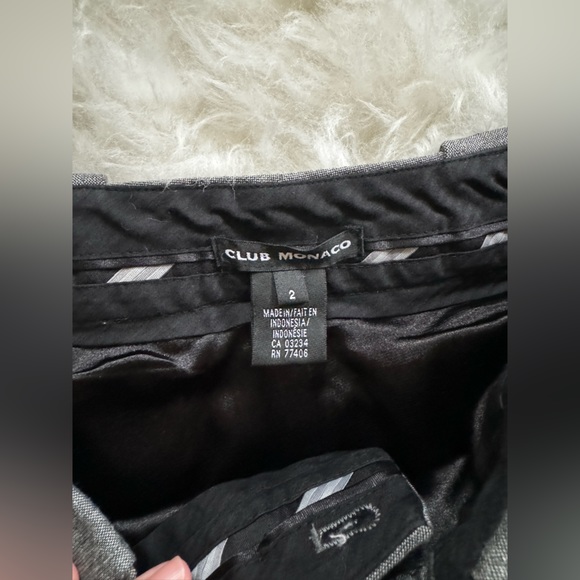 Cropped dress pants. I’m 5’5 and it falls 2 inches below my knees - Picture 2 of 3